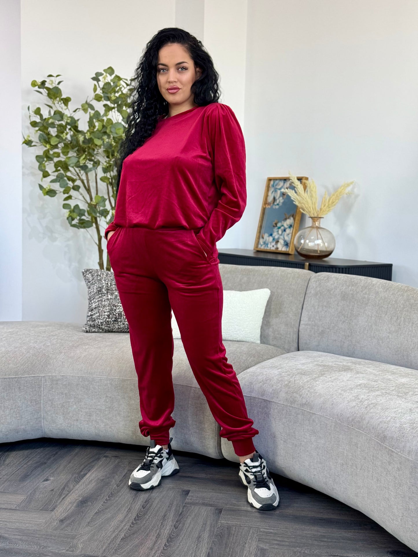 Costum VICTORIA SOFT - Rosu Intens