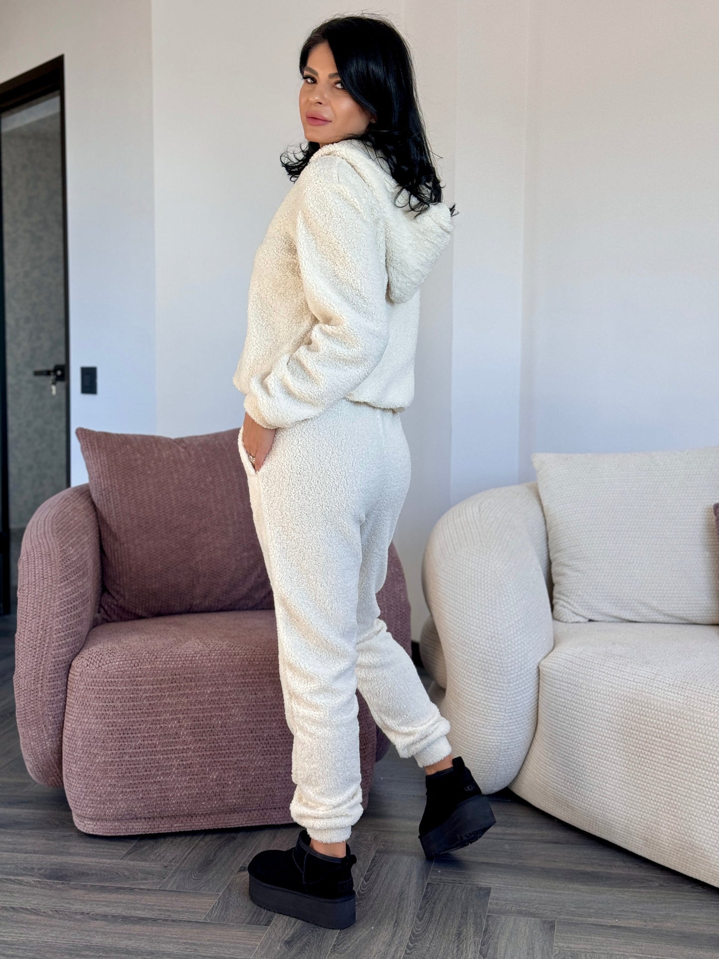 Costum Natasha Plush - Ivory