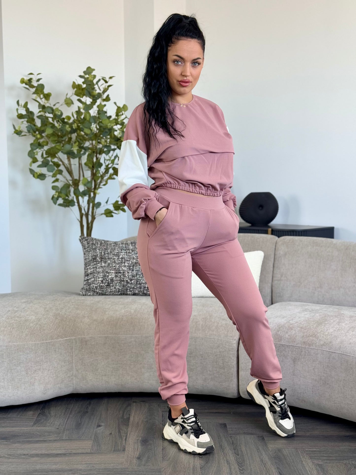 Costum Vanessa - Roz Pudra
