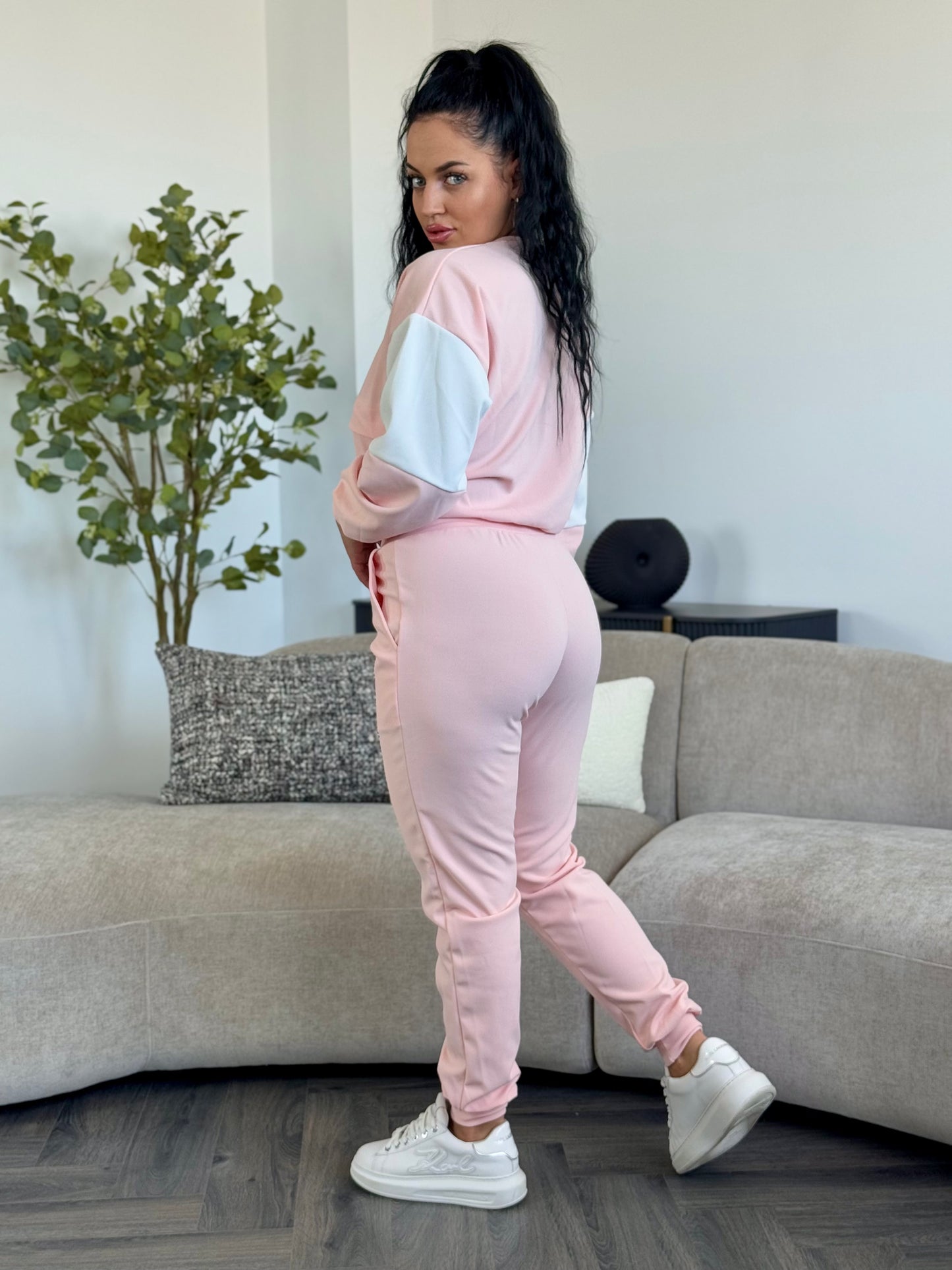 Costum Vanessa - Roz Pal
