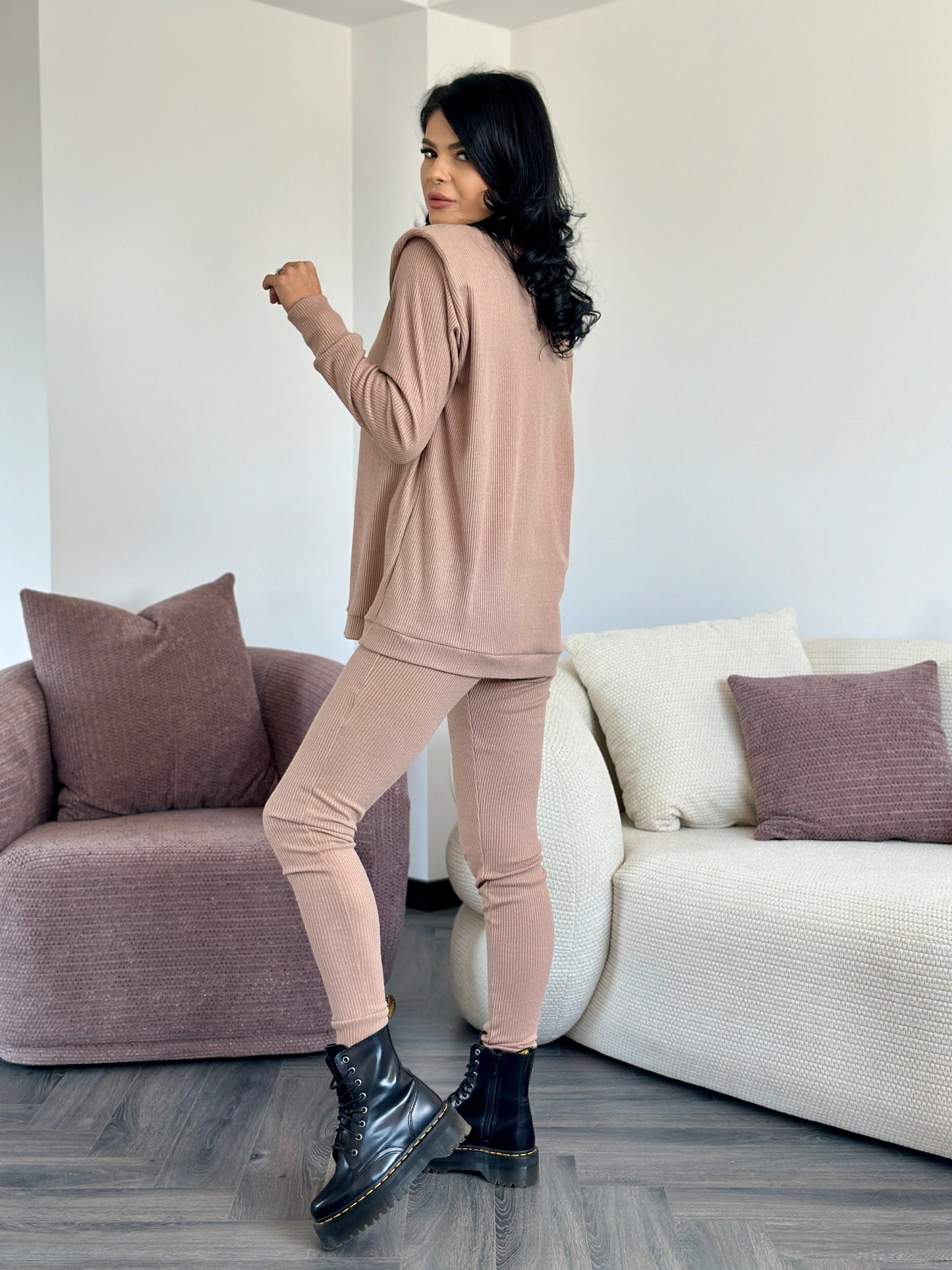 Costum Loris Tricot - Bej Auriu